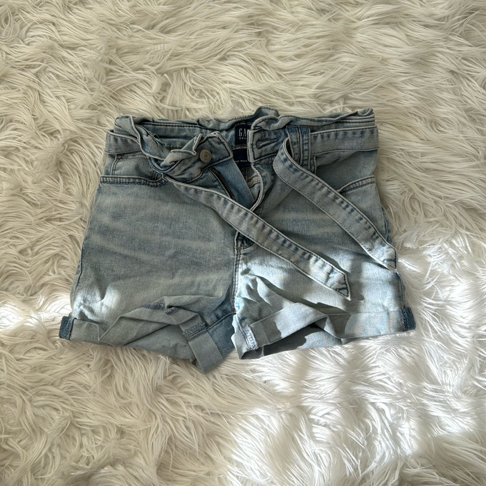 Girls like new Gap shorts
